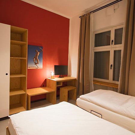 Schillinger-Berlin Am Tempelhofer Feld Aparthotel Rum bild