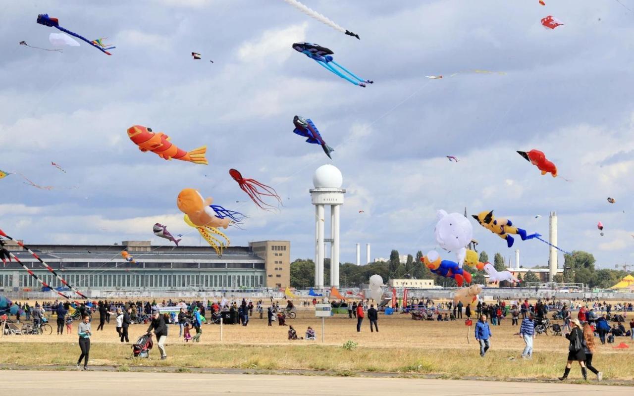 Schillinger-Berlin Am Tempelhofer Feld Aparthotel Exteriör bild